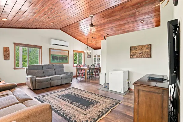 1576 Sunrise Hill Ln, Newport, WA 99156