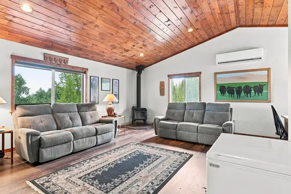 1576 Sunrise Hill Ln, Newport, WA 99156