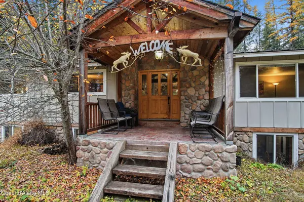 527 Creekside DR, Priest Lake, ID 83856