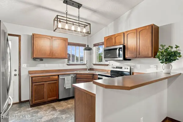 2710 E Thrush DR, Post Falls, ID 83854