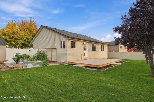 2710 E Thrush DR, Post Falls, ID 83854