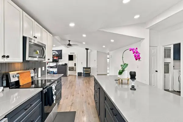 504 S Coach St, Spokane Valley, WA 99016