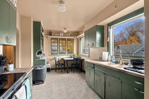 1217 W Chelan Ave, Spokane, WA 99205
