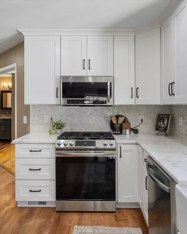 10003 S Gardner Rd, Cheney, WA 99004