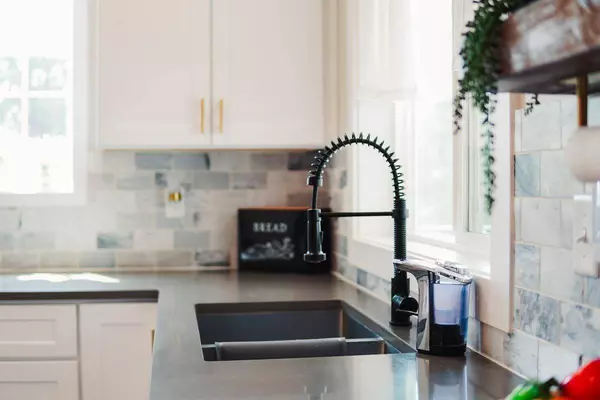 60849 Westview Dr, Nine Mile Falls, WA 99026