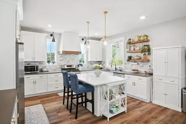 60849 Westview Dr, Nine Mile Falls, WA 99026