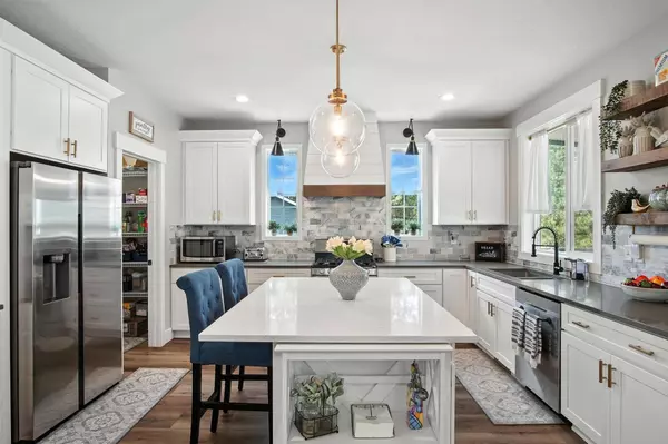 60849 Westview Dr, Nine Mile Falls, WA 99026