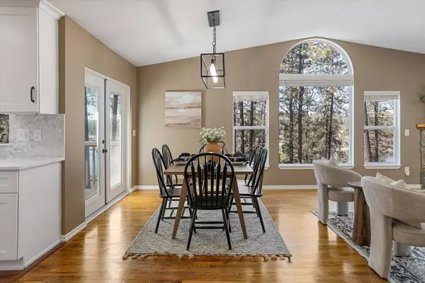 10003 S Gardner Rd, Cheney, WA 99004