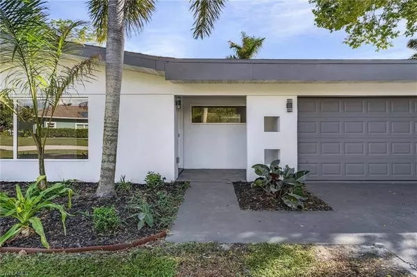 1002 Ione DR, Fort Myers, FL 33919