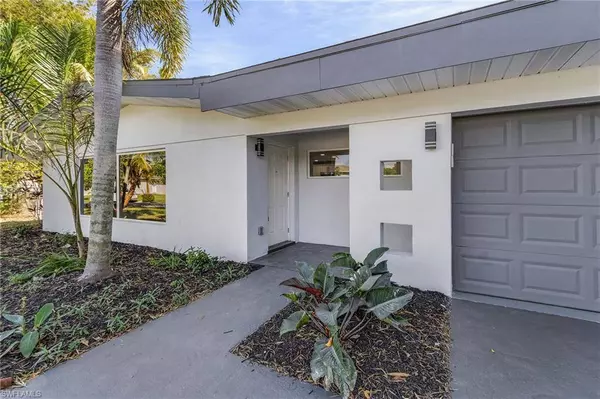 1002 Ione DR, Fort Myers, FL 33919