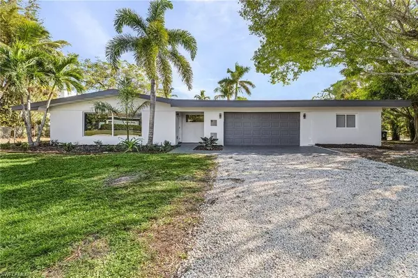 1002 Ione DR, Fort Myers, FL 33919