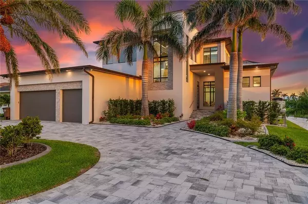 5622 Coronado CT, Cape Coral, FL 33904