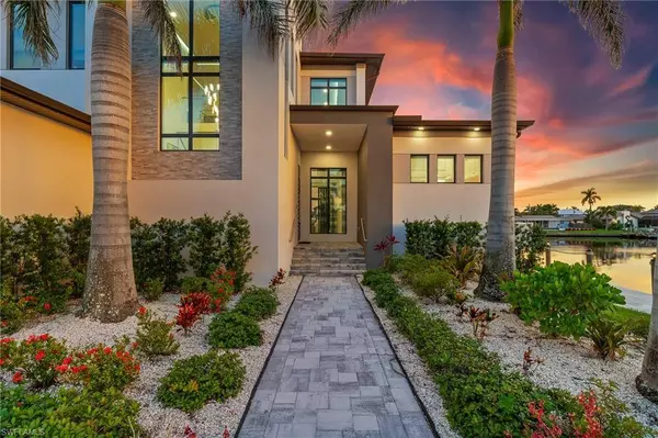 5622 Coronado CT, Cape Coral, FL 33904