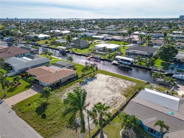 5230 Tamiami CT, Cape Coral, FL 33904