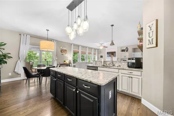 645 Wyndview DR, Lake St Louis, MO 63367