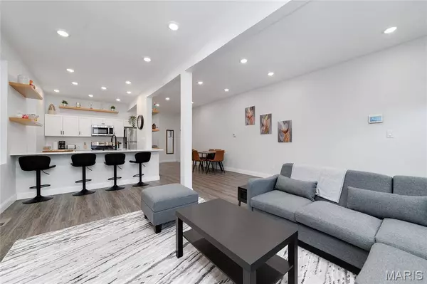 3337 Michigan AVE, St Louis, MO 63118