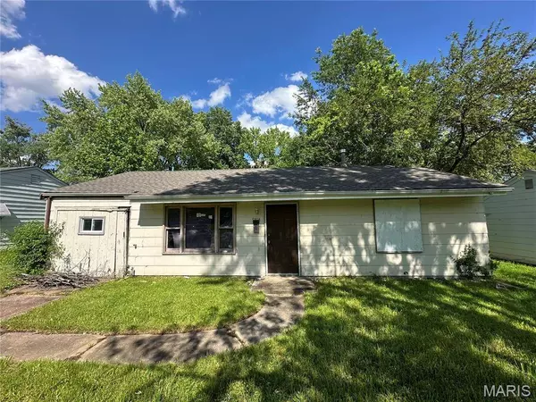 9814 Dennis DR, Riverview, MO 63136