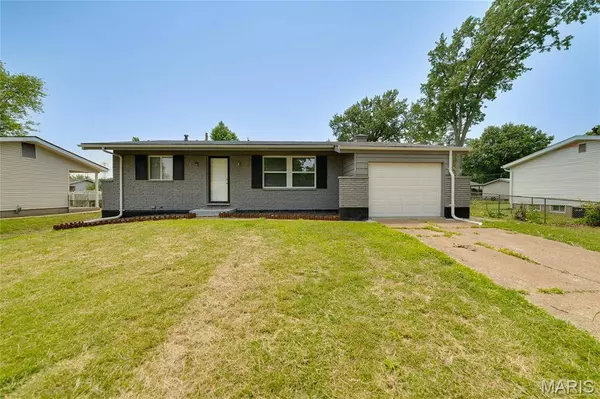 1318 Petite DR, Spanish Lake, MO 63138