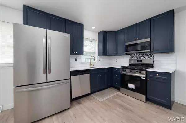 1318 Petite DR, Spanish Lake, MO 63138