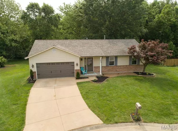 452 Tailor LN, O'fallon, MO 63368