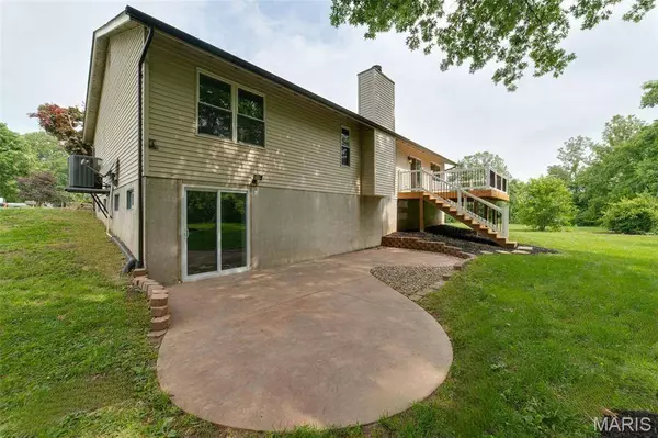 452 Tailor LN, O'fallon, MO 63368