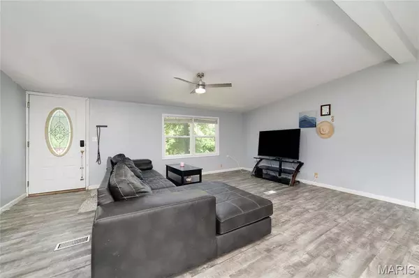 5319 Victory Farm RD, De Soto, MO 63020