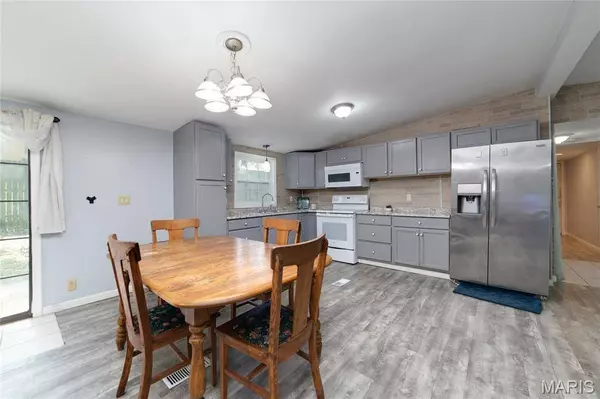 5319 Victory Farm RD, De Soto, MO 63020