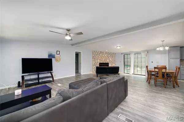 5319 Victory Farm RD, De Soto, MO 63020