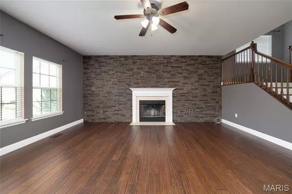 611 Derek DR, Wentzville, MO 63385