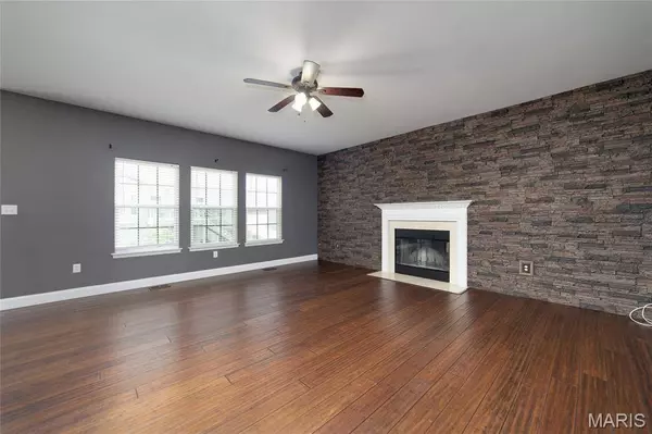 611 Derek DR, Wentzville, MO 63385