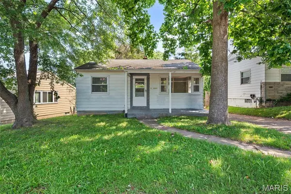 6541 Southwest AVE, St Louis, MO 63139