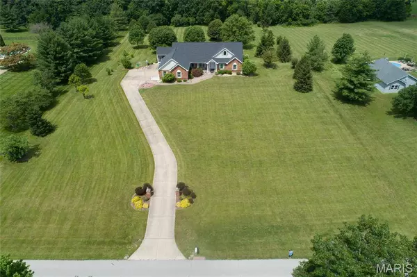 1740 Everest AVE, St Paul, MO 63366