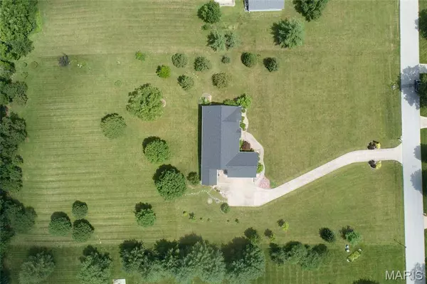 1740 Everest AVE, St Paul, MO 63366