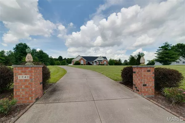 1740 Everest AVE, St Paul, MO 63366