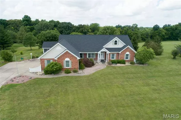 1740 Everest AVE, St Paul, MO 63366