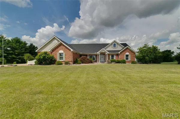 1740 Everest AVE, St Paul, MO 63366