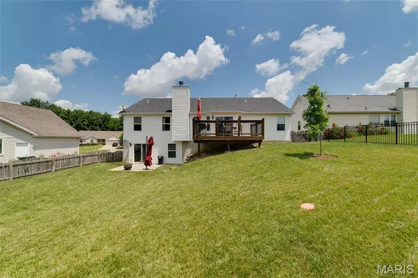 825 Pecan Hill DR, St Charles, MO 63304