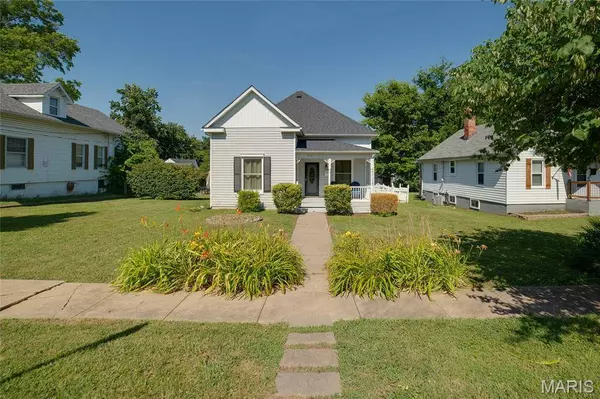 410 N 4th ST, Elsberry, MO 63343