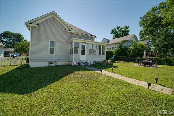 410 N 4th ST, Elsberry, MO 63343