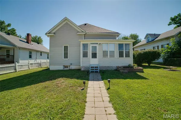 410 N 4th ST, Elsberry, MO 63343