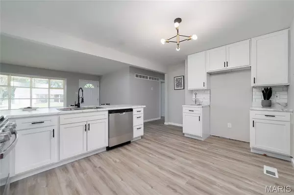 1714 Foley DR, Dellwood, MO 63136