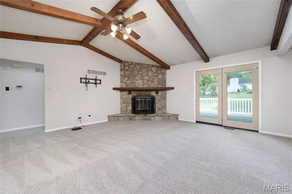 5 Lake Superior DR, St Peters, MO 63376