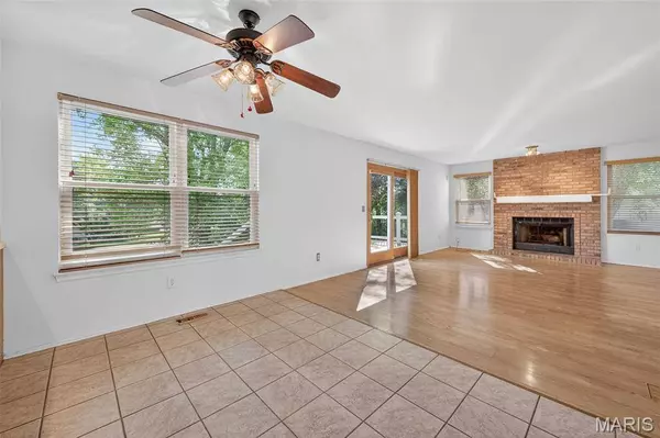 23 Vineyards CT, St Charles, MO 63304