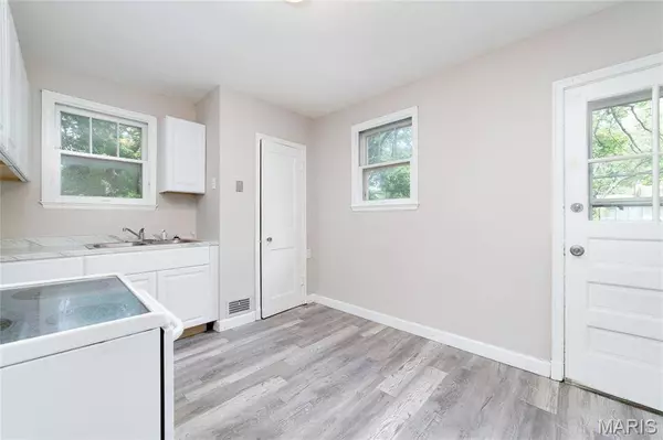 117 Olympia DR, Ferguson, MO 63135