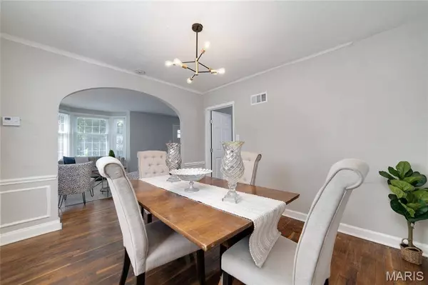 6911 Reder AVE, Northwoods, MO 63121