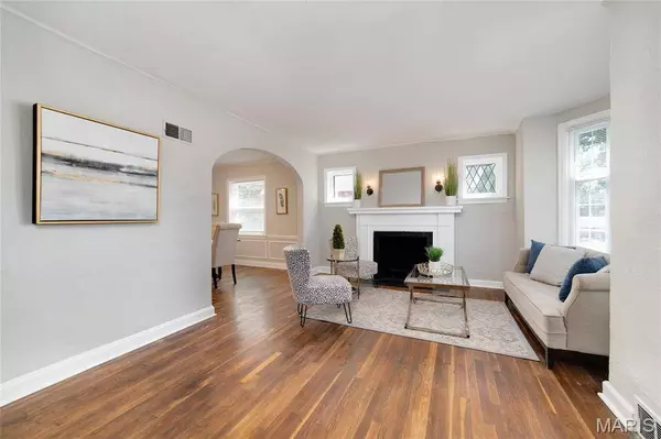 6911 Reder AVE, Northwoods, MO 63121