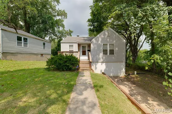 8825 Tyrell DR, Jennings, MO 63136