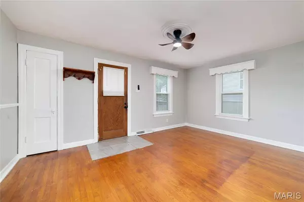 8825 Tyrell DR, Jennings, MO 63136