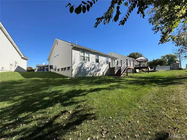 104 Dornoch DR, St Charles, MO 63301