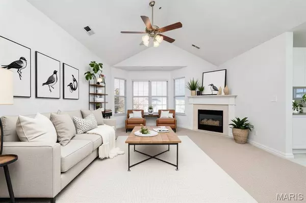 410 Benton DR #L, St Peters, MO 63376